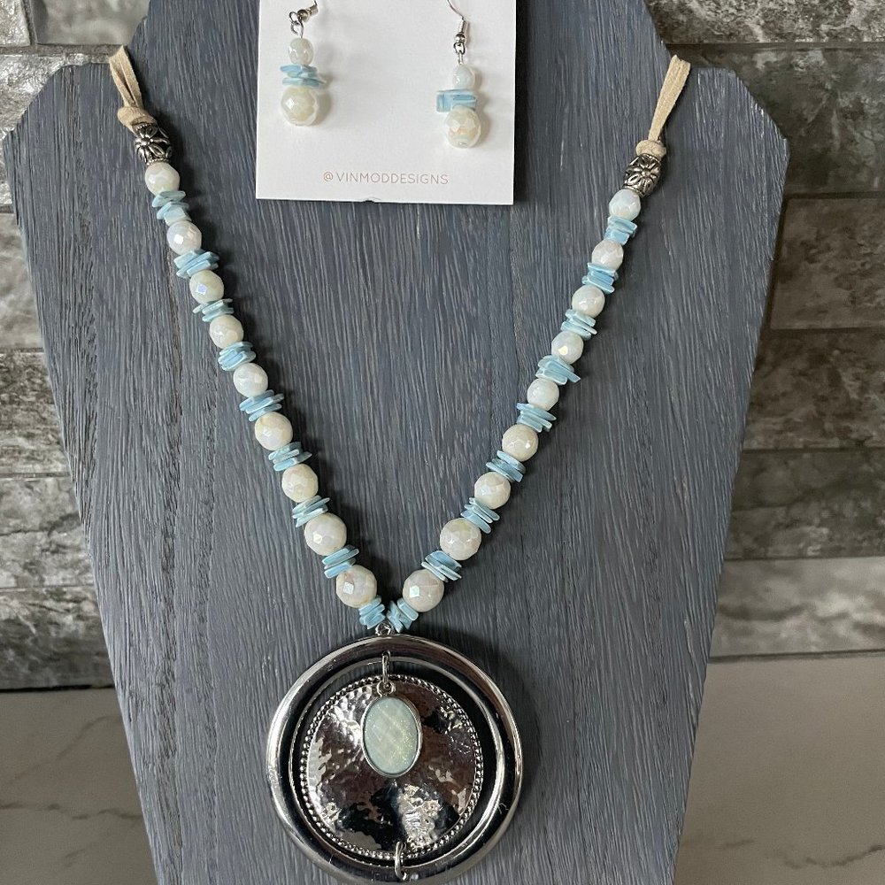 VINMOD Designs Blue Chip Crystal Silver Pendant Necklace & Earrings 26"